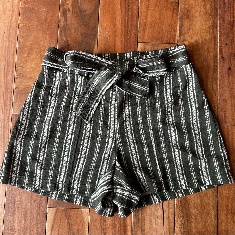 Teen Dress Striped Polyester Shorts - Super Cute size Junior Small (3-5)